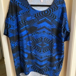 LulaRoe Irma hi-lo tunic